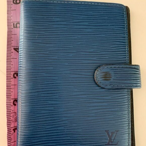 Authentic Louis Vuitton Epi Agenda Blue Notebook - Picture 11 of 12